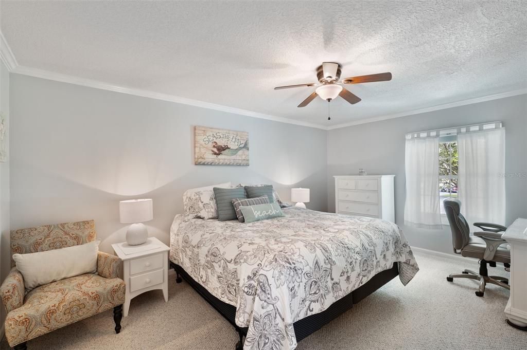 For Sale: $389,000 (2 beds, 2 baths, 1024 Square Feet)