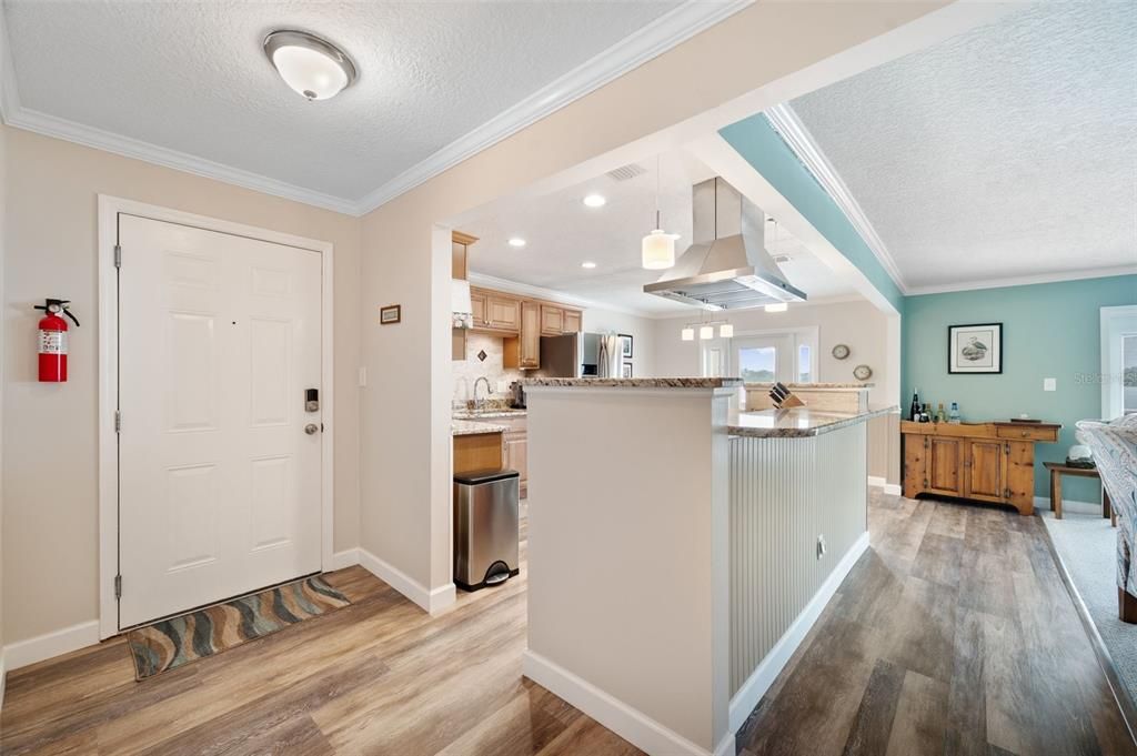 For Sale: $389,000 (2 beds, 2 baths, 1024 Square Feet)