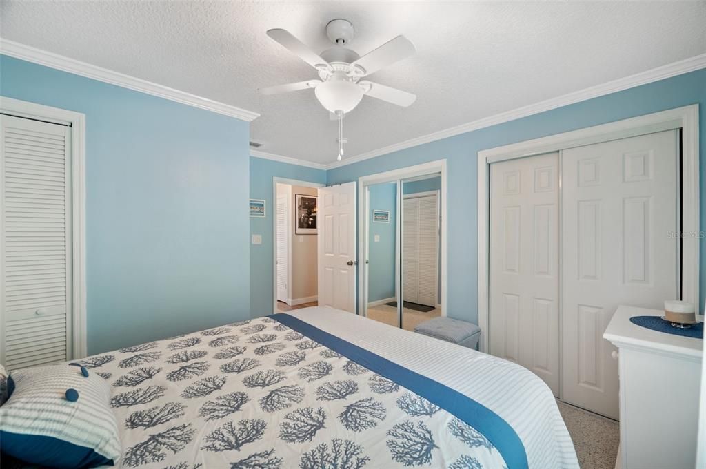 For Sale: $389,000 (2 beds, 2 baths, 1024 Square Feet)