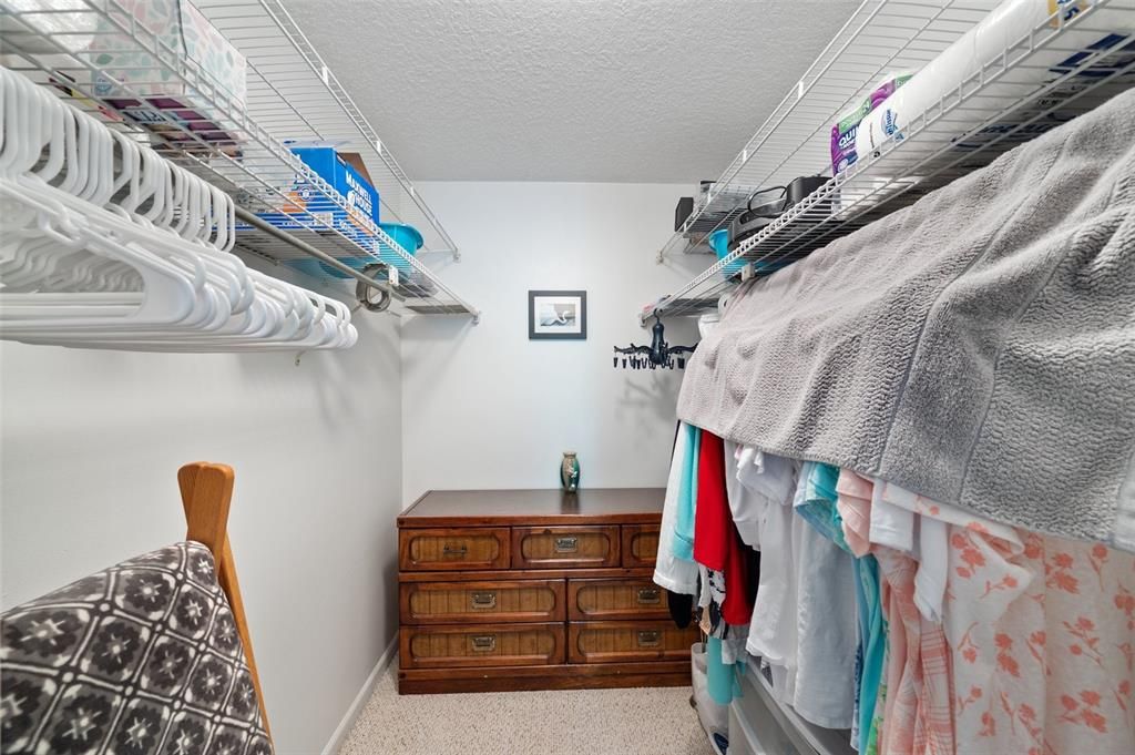 For Sale: $389,000 (2 beds, 2 baths, 1024 Square Feet)