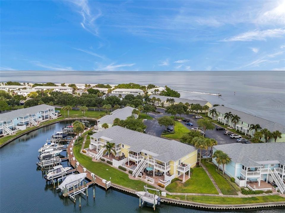 For Sale: $389,000 (2 beds, 2 baths, 1024 Square Feet)