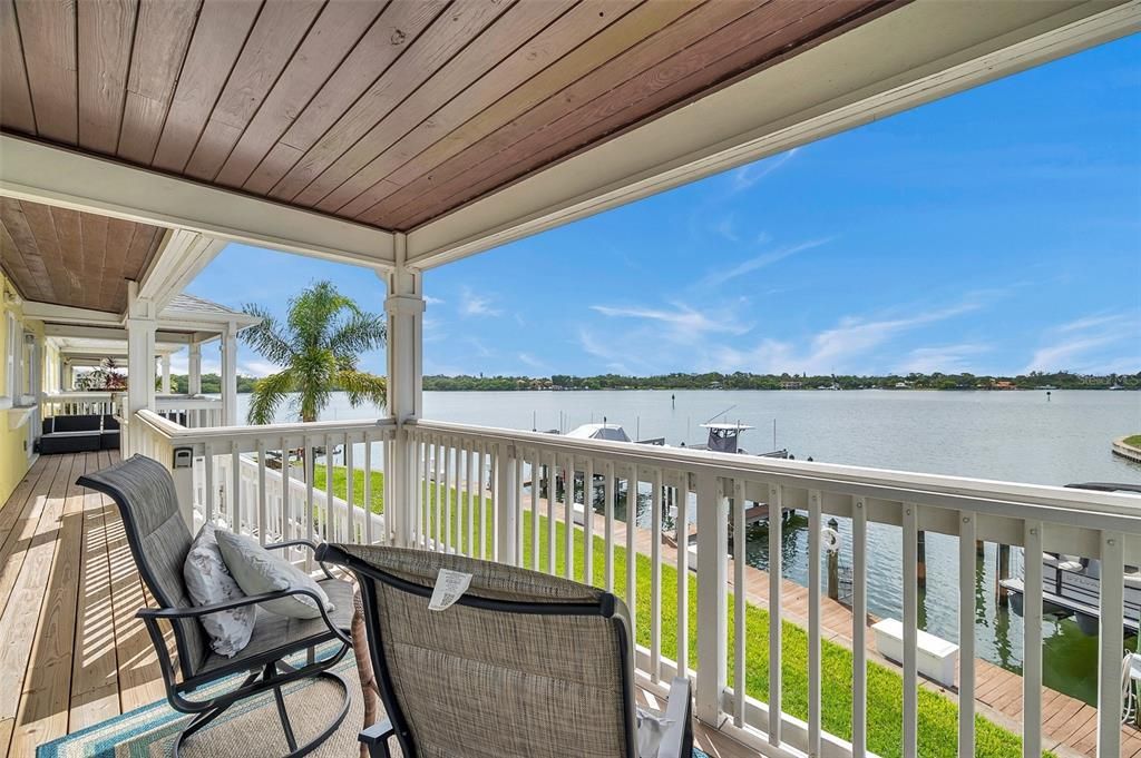 For Sale: $389,000 (2 beds, 2 baths, 1024 Square Feet)