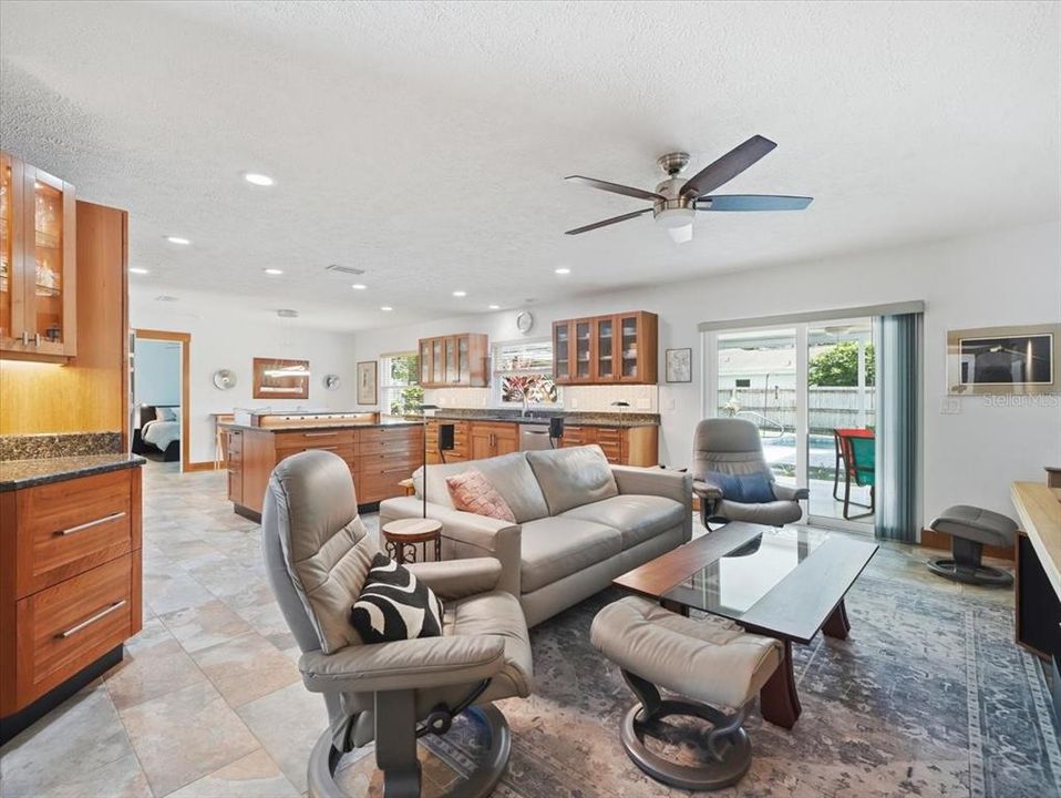 For Sale: $700,000 (3 beds, 2 baths, 1721 Square Feet)