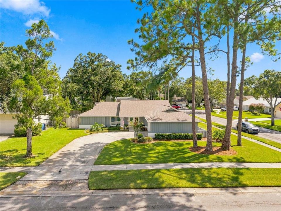 For Sale: $700,000 (3 beds, 2 baths, 1721 Square Feet)