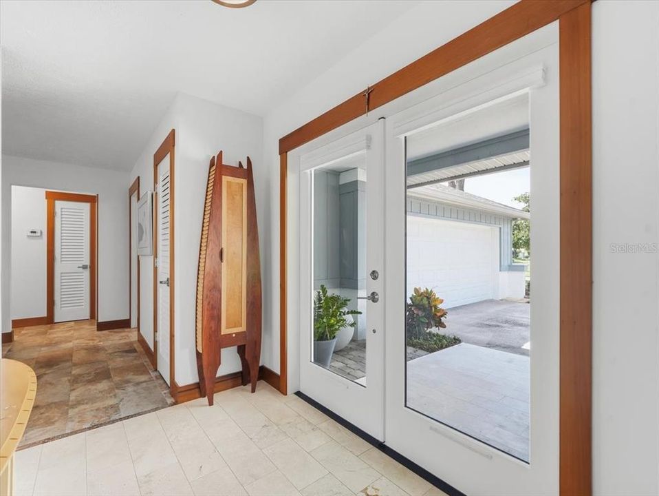 For Sale: $700,000 (3 beds, 2 baths, 1721 Square Feet)