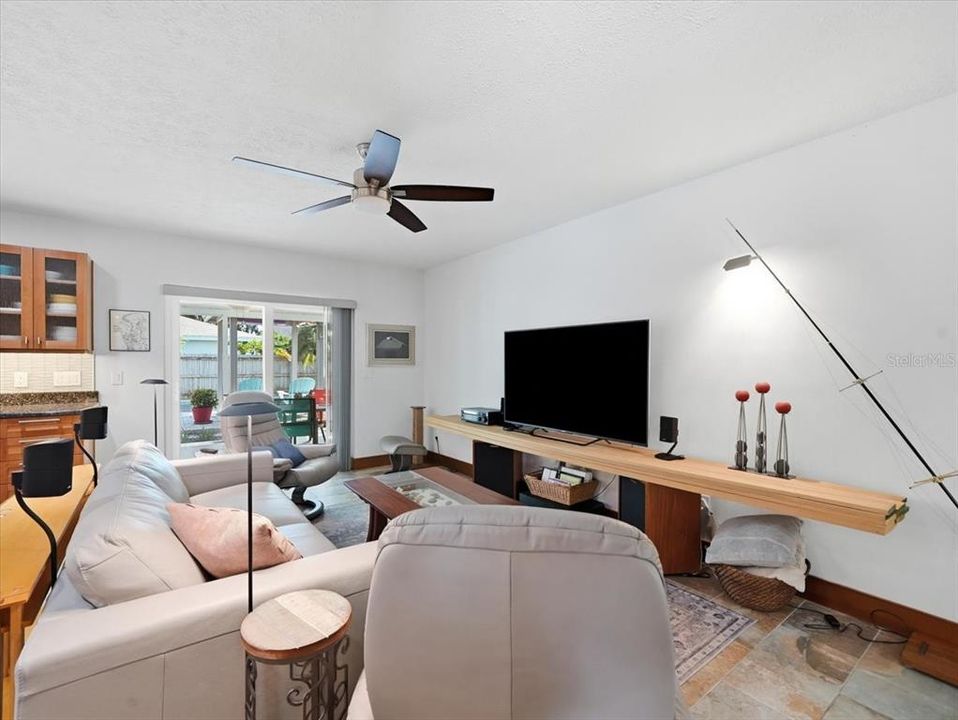 For Sale: $700,000 (3 beds, 2 baths, 1721 Square Feet)