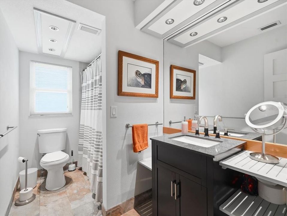 For Sale: $700,000 (3 beds, 2 baths, 1721 Square Feet)
