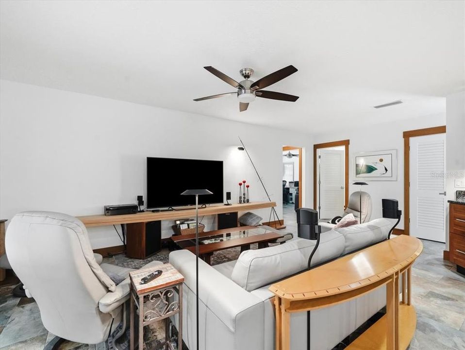 For Sale: $700,000 (3 beds, 2 baths, 1721 Square Feet)