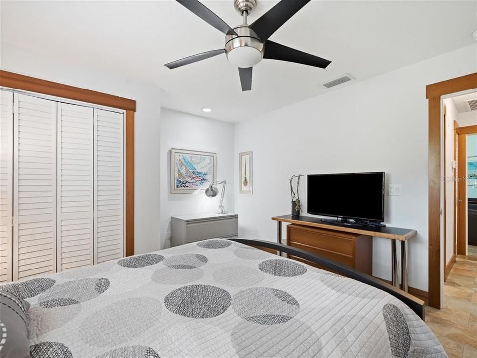 For Sale: $700,000 (3 beds, 2 baths, 1721 Square Feet)