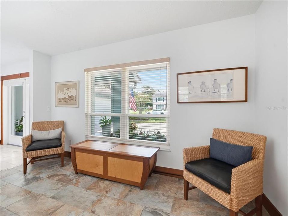 For Sale: $700,000 (3 beds, 2 baths, 1721 Square Feet)