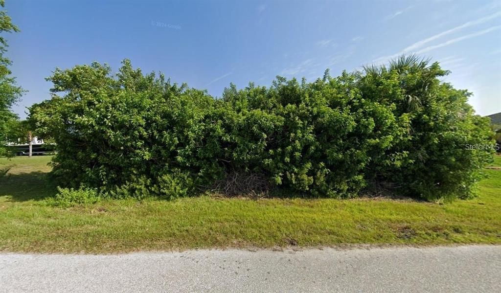На продажу: $26,000 (0.23 acres)