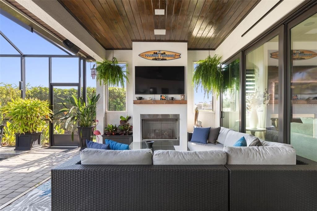 En Venta: $865,000 (3 camas, 2 baños, 2020 Pies cuadrados)