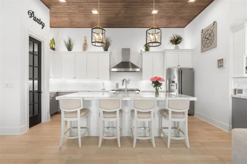 En Venta: $865,000 (3 camas, 2 baños, 2020 Pies cuadrados)