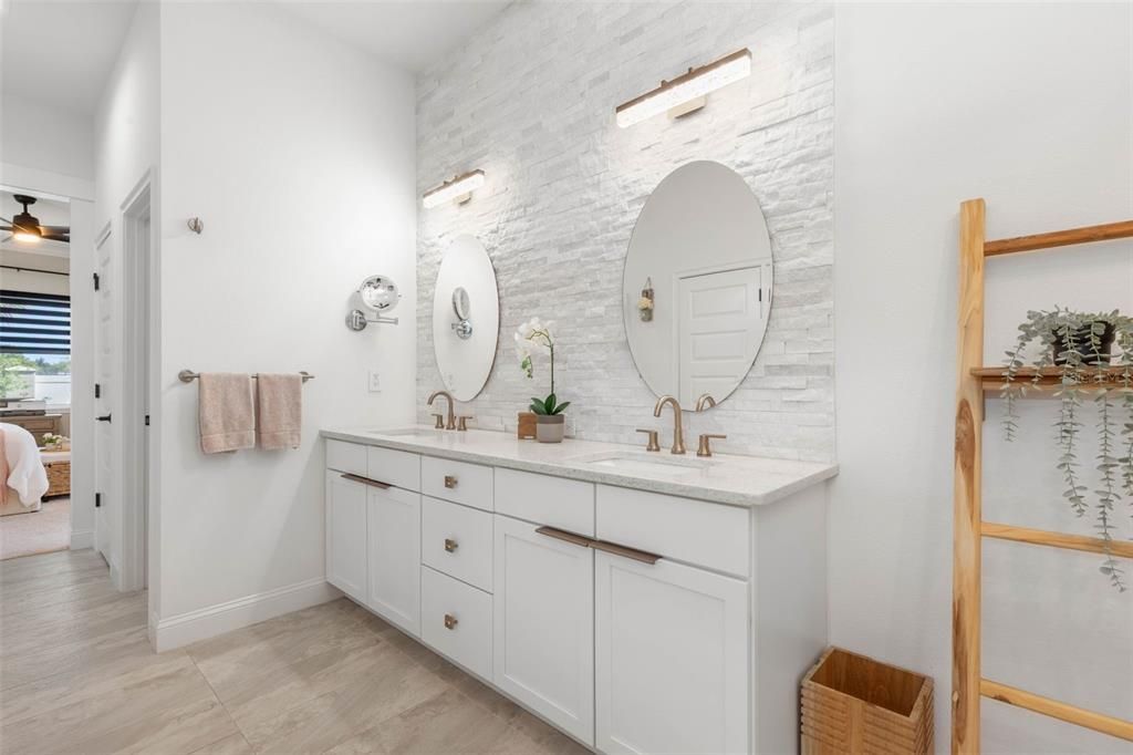 En Venta: $865,000 (3 camas, 2 baños, 2020 Pies cuadrados)