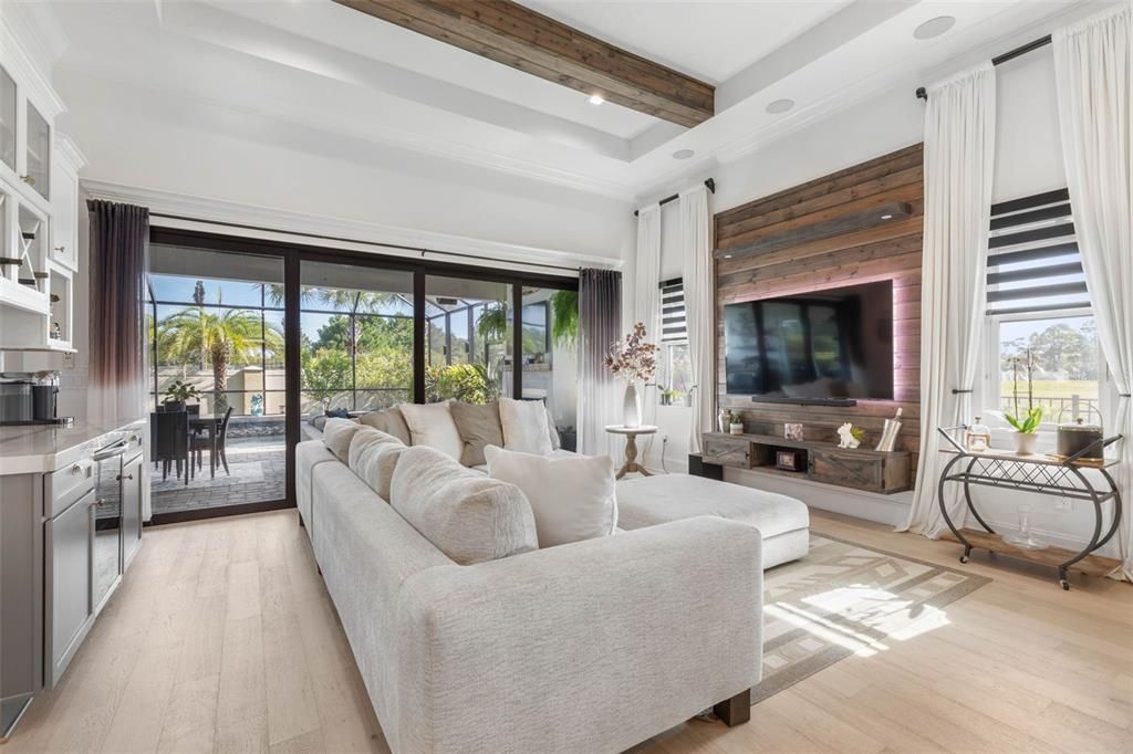 En Venta: $865,000 (3 camas, 2 baños, 2020 Pies cuadrados)