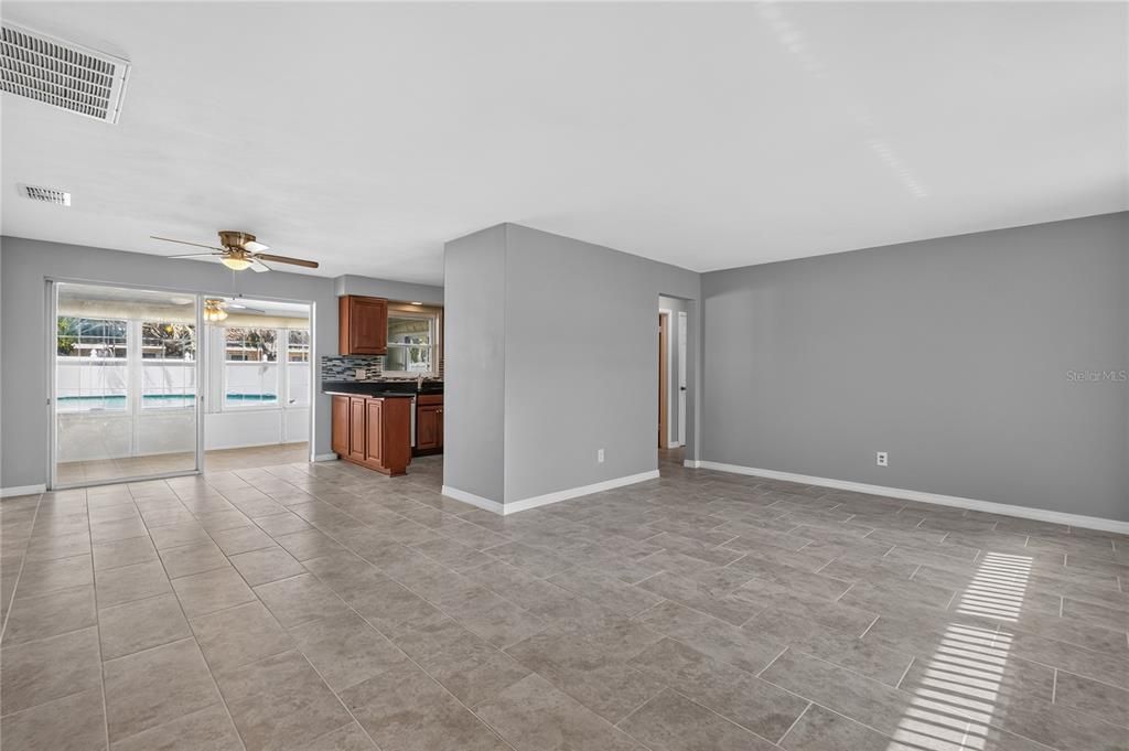 For Sale: $420,000 (3 beds, 2 baths, 1280 Square Feet)