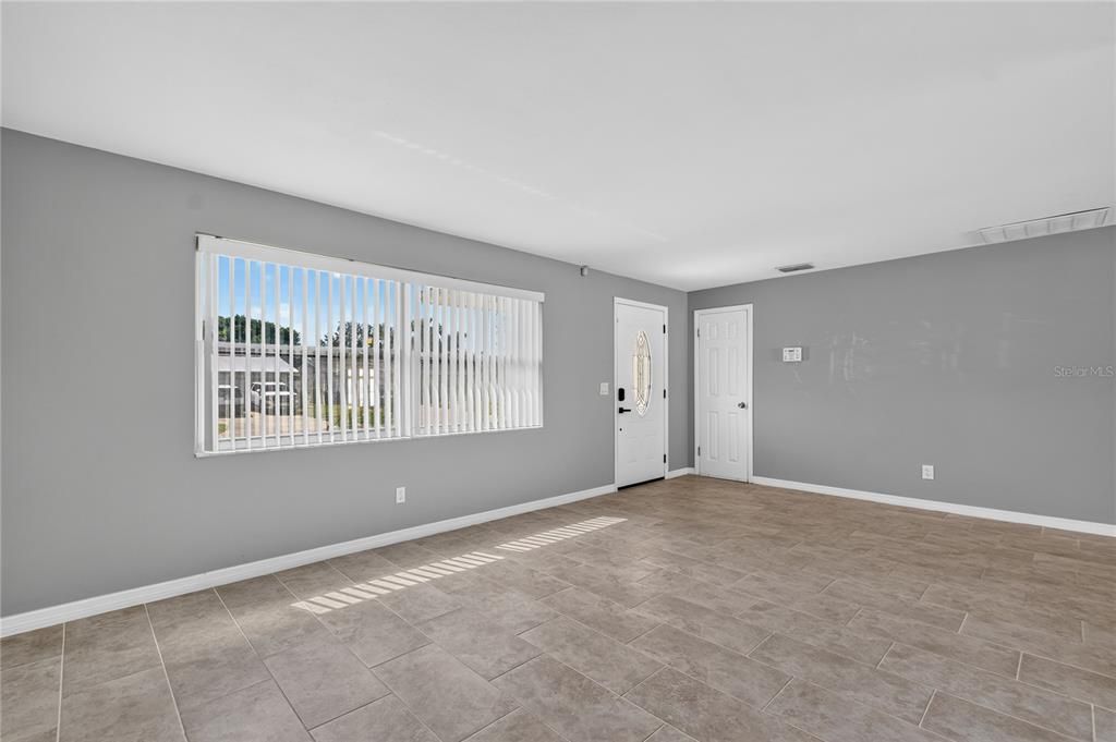 For Sale: $420,000 (3 beds, 2 baths, 1280 Square Feet)