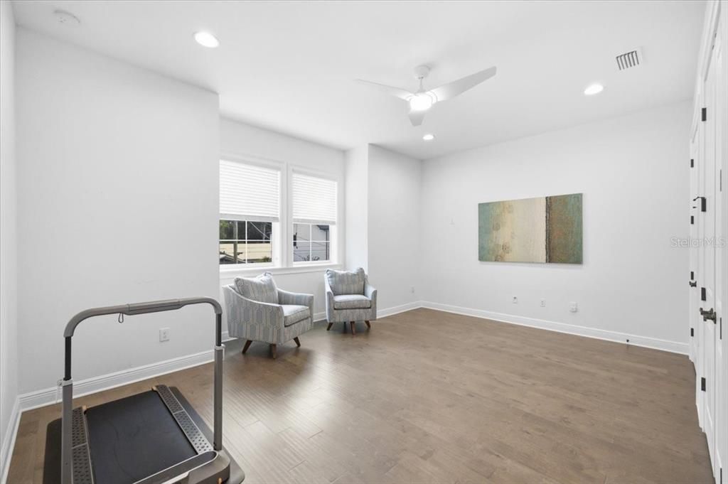 待售: $1,250,000 (5 贝兹, 3 浴室, 3487 平方英尺)