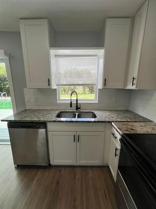 For Sale: $219,900 (3 beds, 1 baths, 1100 Square Feet)