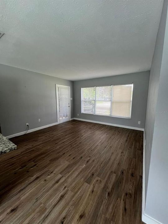 For Sale: $219,900 (3 beds, 1 baths, 1100 Square Feet)