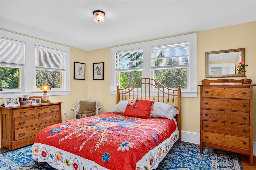 For Sale: $745,000 (5 beds, 3 baths, 2504 Square Feet)
