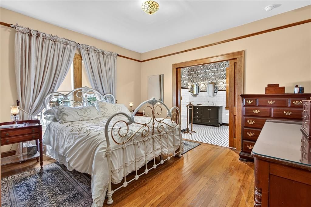 For Sale: $745,000 (5 beds, 3 baths, 2504 Square Feet)
