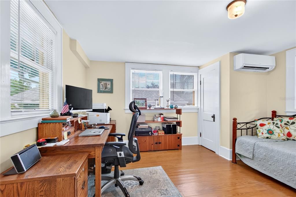 For Sale: $745,000 (5 beds, 3 baths, 2504 Square Feet)