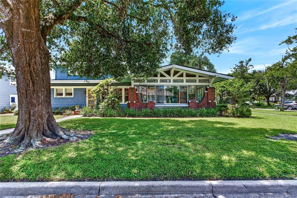 For Sale: $745,000 (5 beds, 3 baths, 2504 Square Feet)