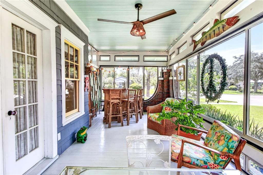 For Sale: $745,000 (5 beds, 3 baths, 2504 Square Feet)
