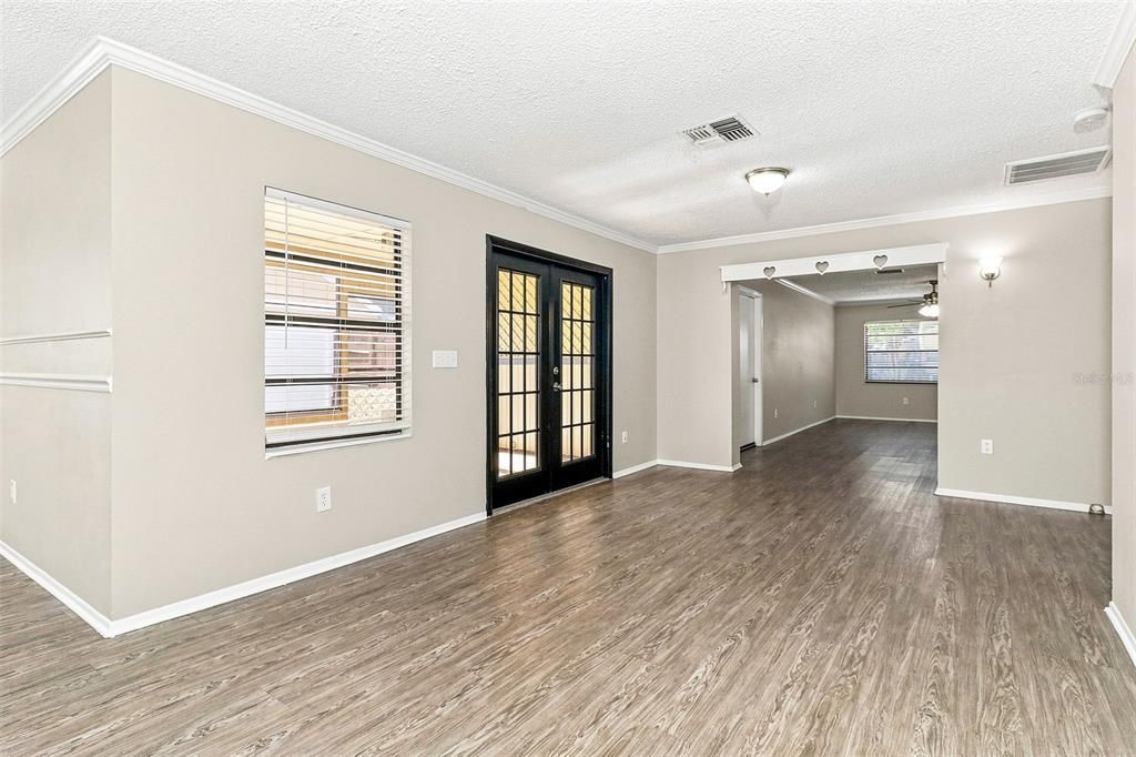 На продажу: $279,000 (3 спален, 2 ванн, 1604 Квадратных фут)
