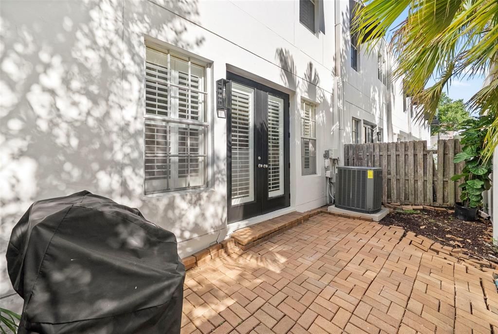 Activo con contrato: $625,000 (3 camas, 2 baños, 1914 Pies cuadrados)