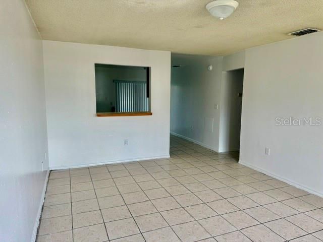 For Rent: $1,300 (2 beds, 2 baths, 950 Square Feet)