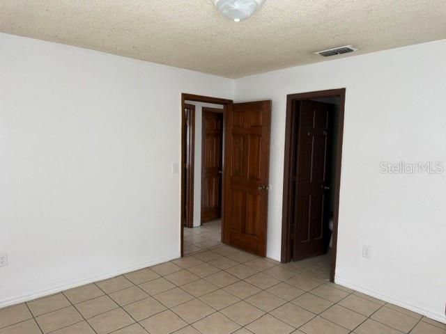 For Rent: $1,300 (2 beds, 2 baths, 950 Square Feet)