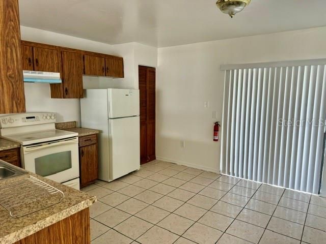 For Rent: $1,300 (2 beds, 2 baths, 950 Square Feet)