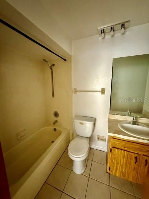 For Rent: $1,300 (2 beds, 2 baths, 950 Square Feet)