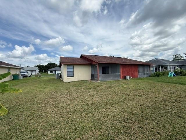 For Rent: $1,300 (2 beds, 2 baths, 950 Square Feet)