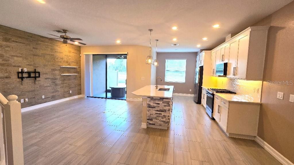 For Sale: $385,500 (3 beds, 2 baths, 1830 Square Feet)