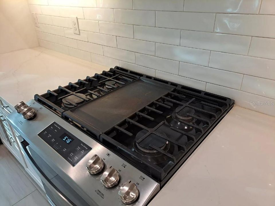 For Sale: $385,500 (3 beds, 2 baths, 1830 Square Feet)