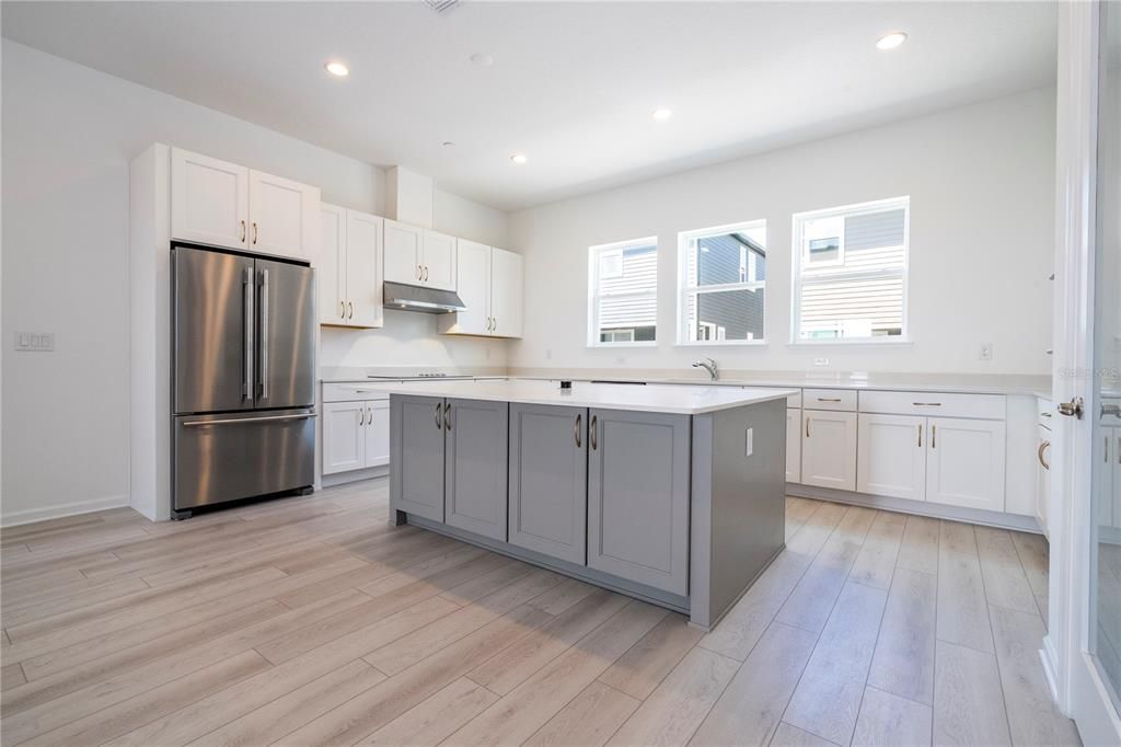 For Rent: $3,150 (3 beds, 3 baths, 2037 Square Feet)