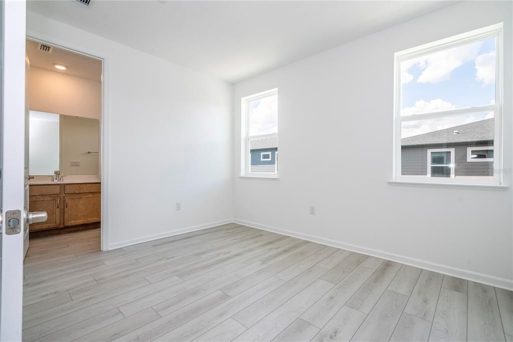 For Rent: $3,150 (3 beds, 3 baths, 2037 Square Feet)