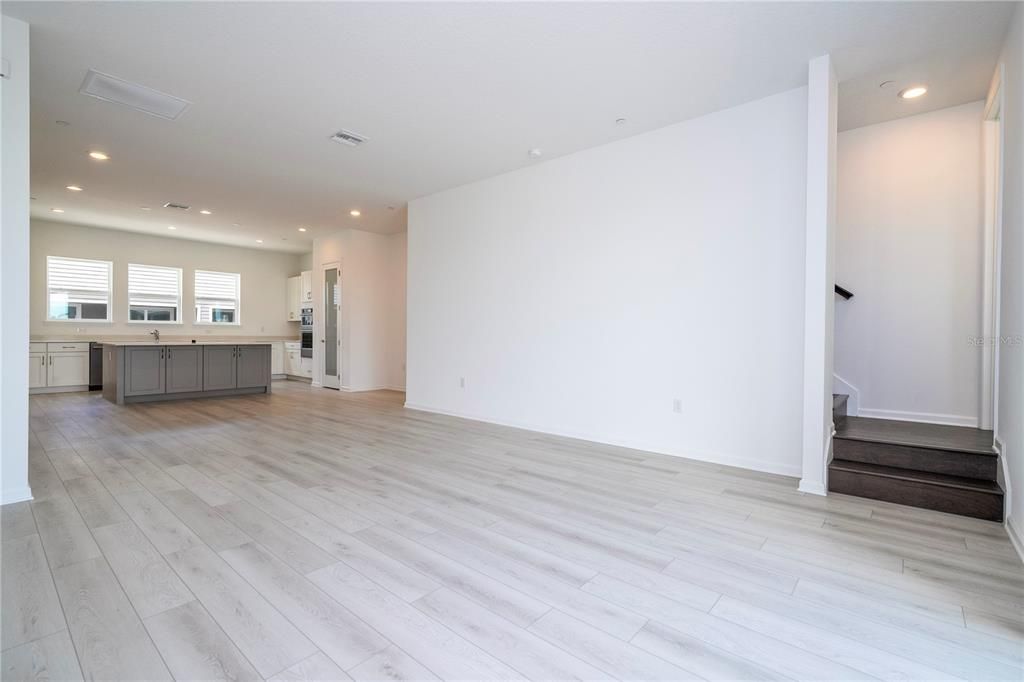 For Rent: $3,150 (3 beds, 3 baths, 2037 Square Feet)