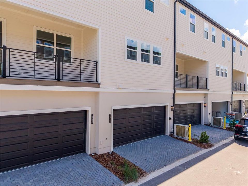 For Rent: $3,150 (3 beds, 3 baths, 2037 Square Feet)