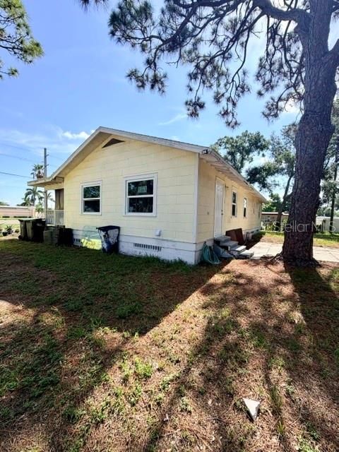 En Venta: $388,700 (0.74 acres)