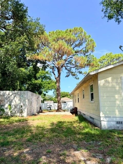 En Venta: $388,700 (0.74 acres)