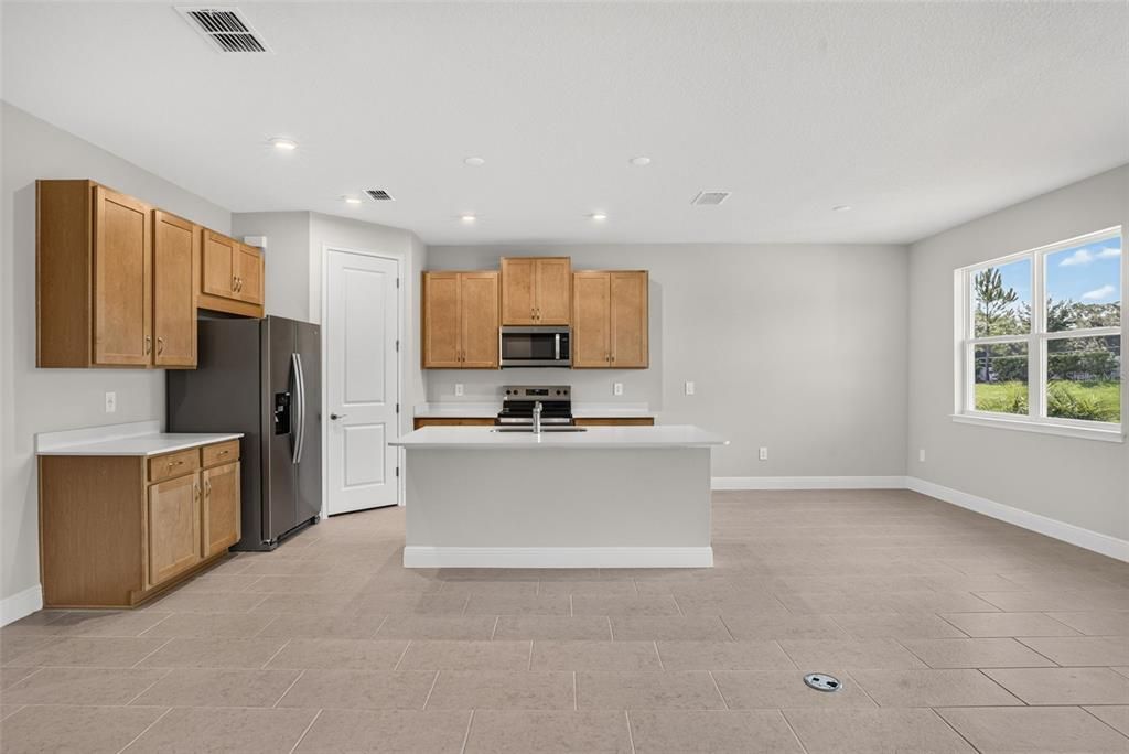 For Sale: $408,220 (3 beds, 2 baths, 1894 Square Feet)