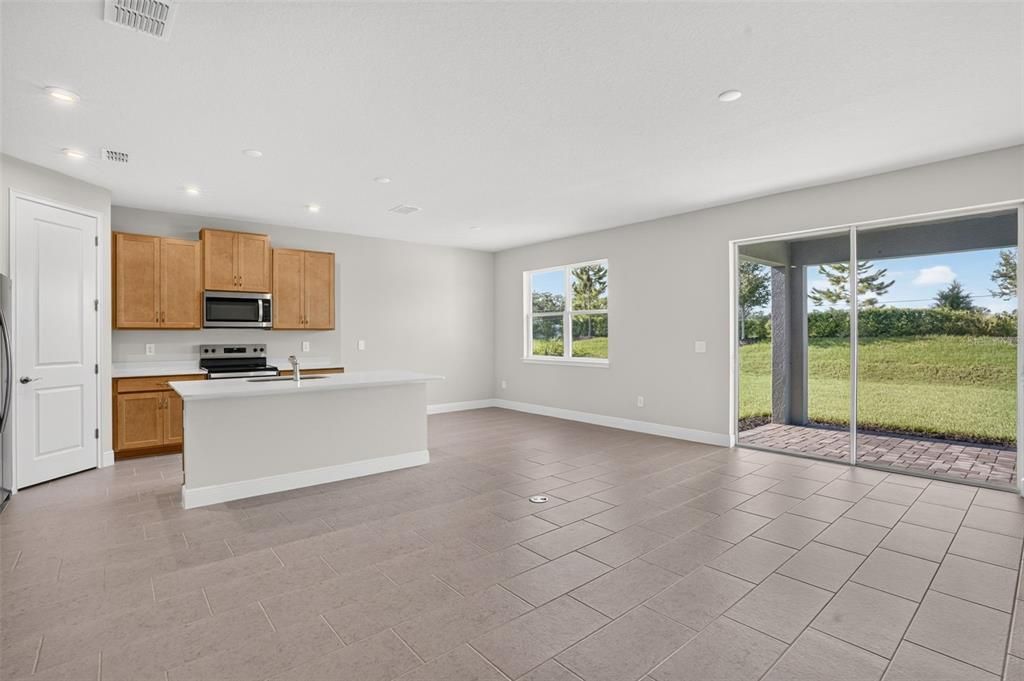 For Sale: $408,220 (3 beds, 2 baths, 1894 Square Feet)
