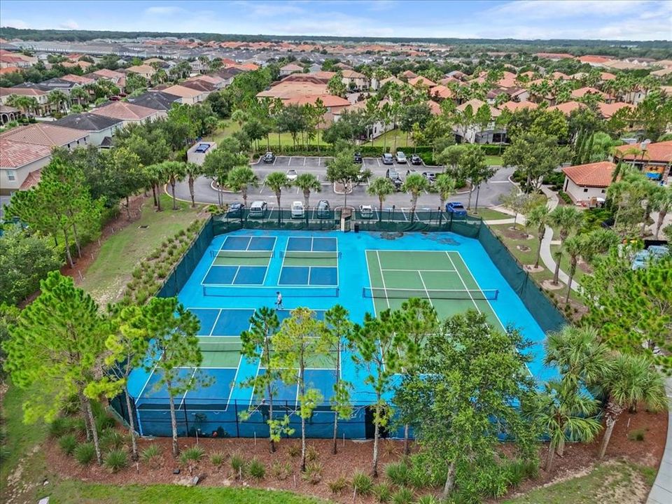 For Rent: $3,100 (5 beds, 4 baths, 2076 Square Feet)