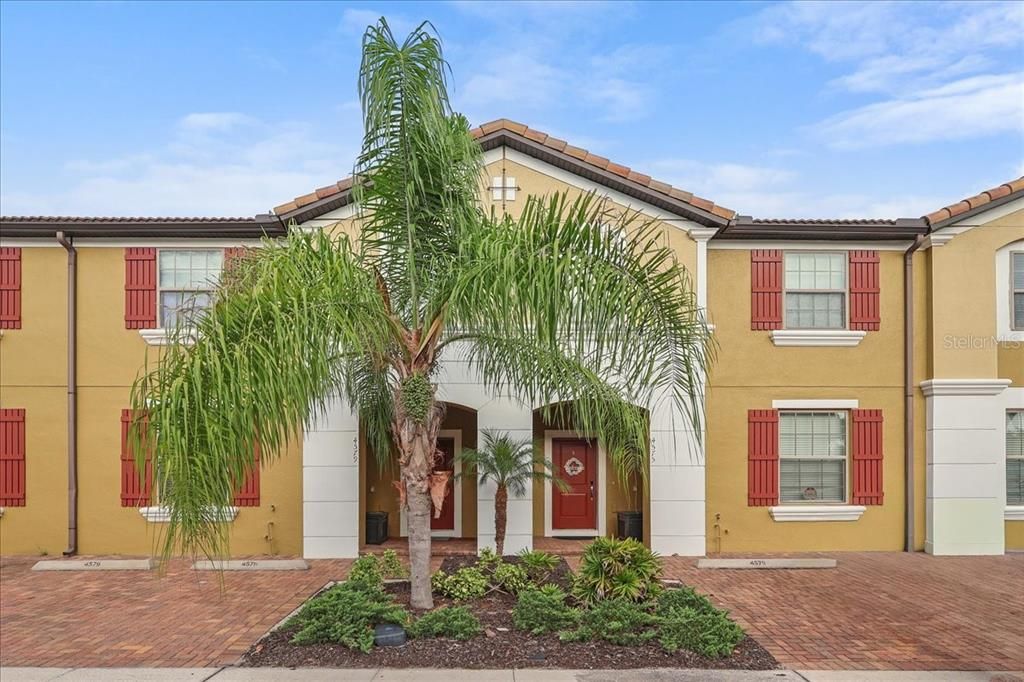 For Rent: $3,100 (5 beds, 4 baths, 2076 Square Feet)