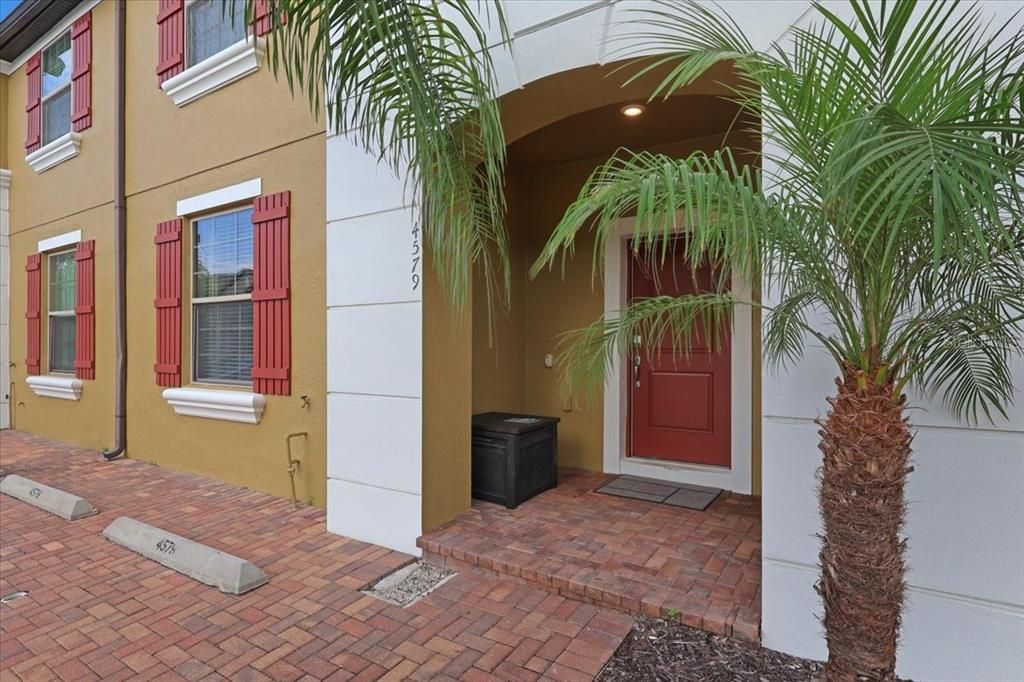 For Rent: $3,100 (5 beds, 4 baths, 2076 Square Feet)