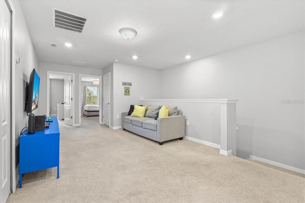 For Rent: $3,100 (5 beds, 4 baths, 2076 Square Feet)